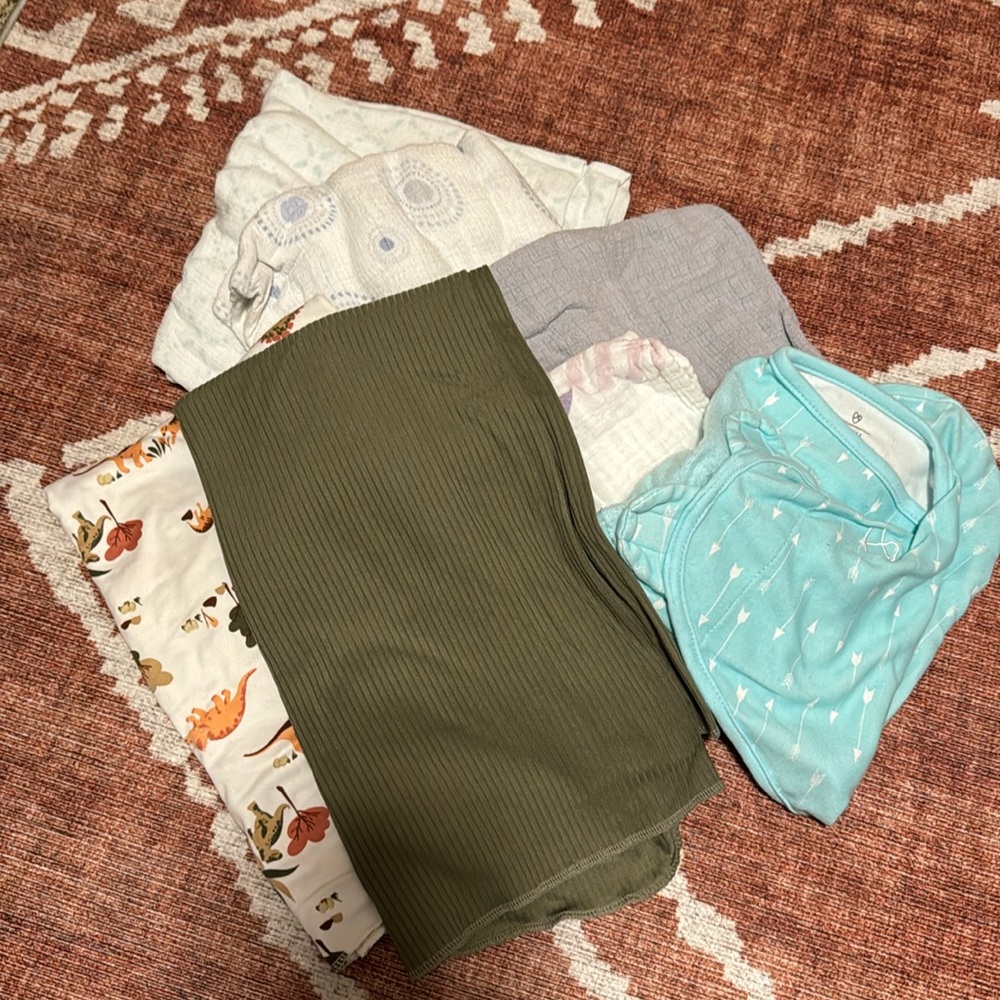 Baby swaddles